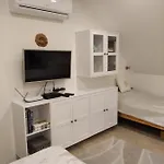 Golya Vendeghaz *